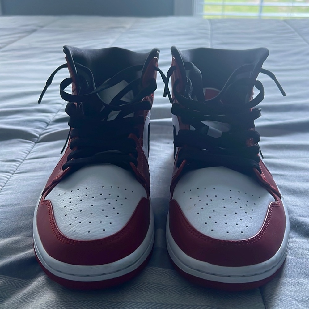Jordan one Chicago White toe